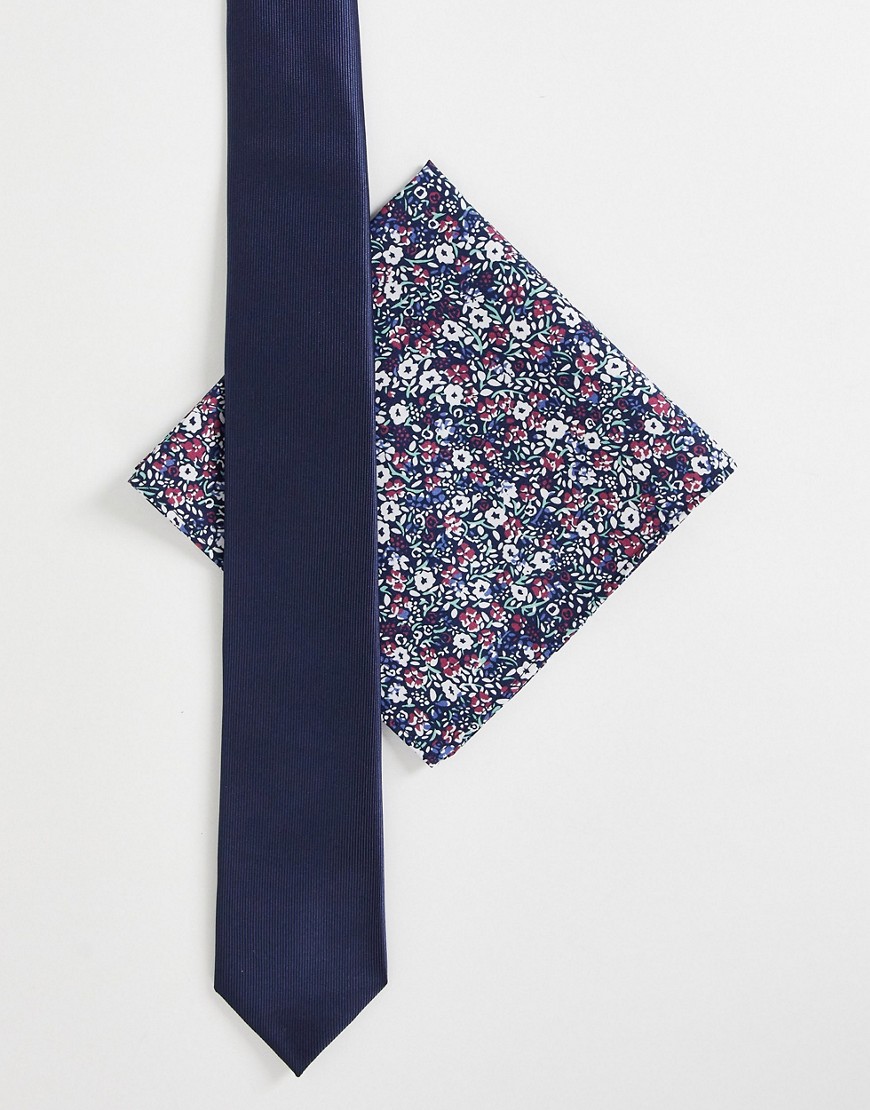 Gianni Feraud ditsy floral pocket square with plain satin tie in navy