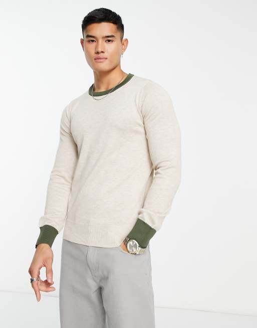 Contrast sleeve outlet jumper