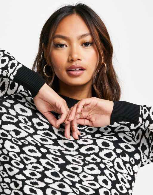 Gianni Feraud – Pullover mit Animal-Print in Schwarz und Weiß und Rundhalsausschnitt
