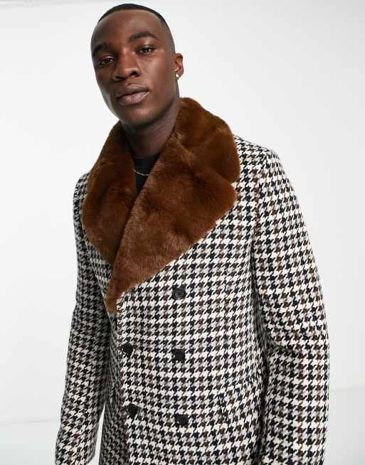 Checked coat with outlet fur collar