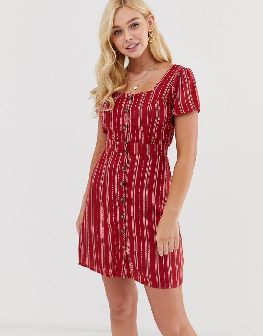 Gilli tea-kjole med knapper og firkantet hals og striber-Rød