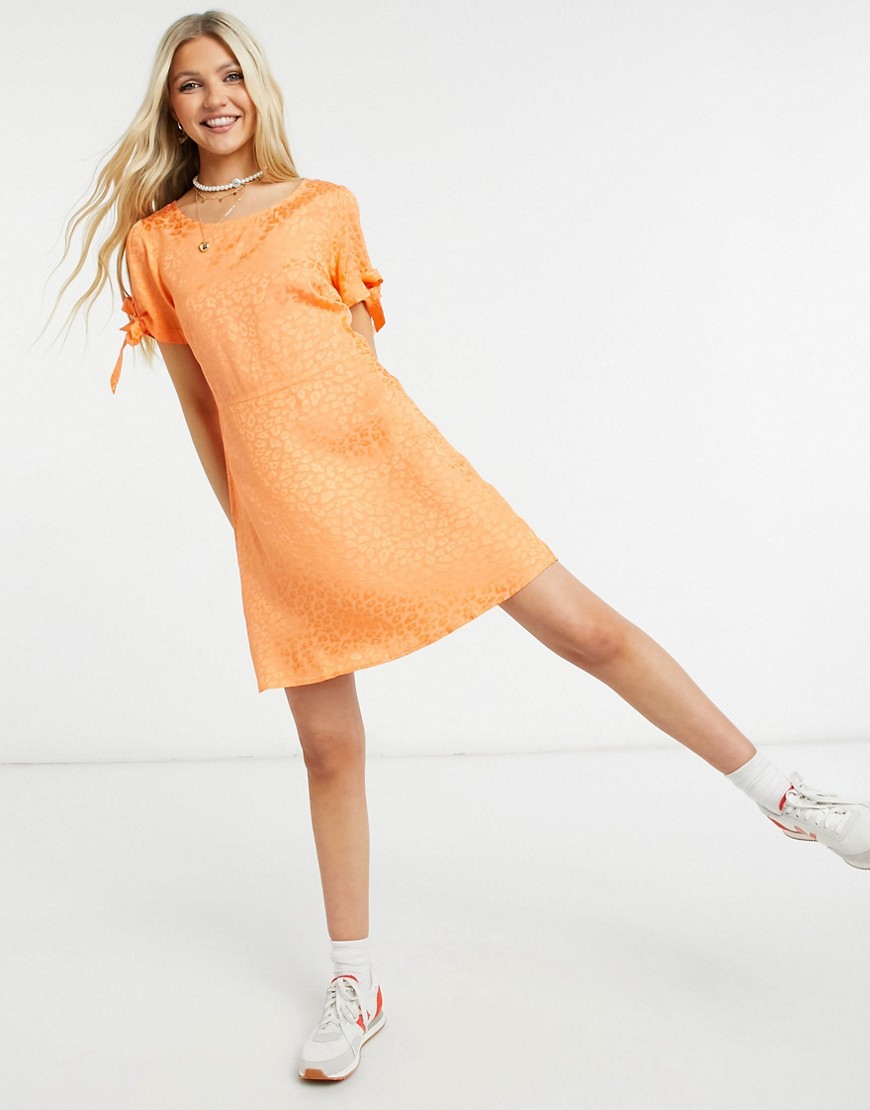 Gilli Tie Sleeve Mini Dress In Orange Leopard Jacquard