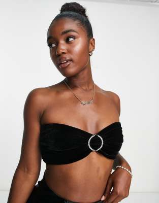 Укороченный топ-бандо из бархата Gilli черного цвета