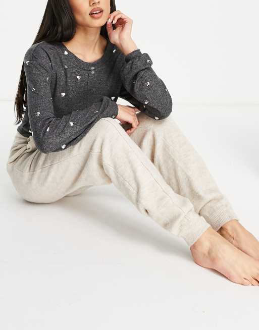 Gilly Hicks co-ord pyjama top in heart print, 4 of 4