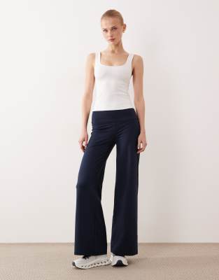 Hollister Gilly Hicks Core Flare Leggings In White