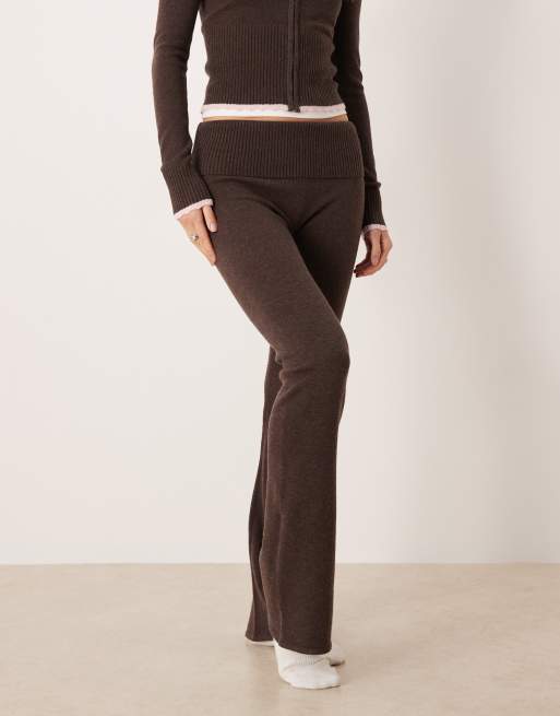 Gilly Hicks – Leichte Bootleg-Hose aus Strick in Braun mit Zopfmuster, Kombiteil, 3 von 5