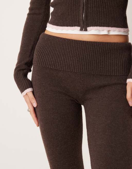 Gilly Hicks – Leichte Bootleg-Hose aus Strick in Braun mit Zopfmuster, Kombiteil, 5 von 5