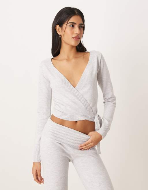 Gilly Hicks - Gebreide co-ord set met multi-way trui met overslag in grijs, 2 van 3