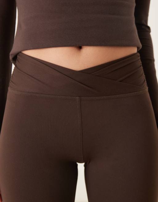 Gilly Hicks - Pantaloni a zampa marroni con vita a V, 4 di 5