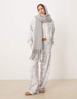 Gilly Hicks - Weite Jogginghose in rosafarbenem Military-Muster mit herzförmiger Paspelierung, Kombiteil