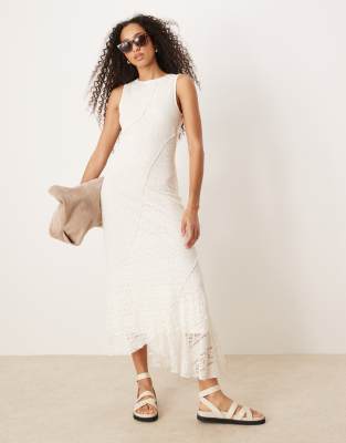 Gina Tricot - Ärmelloses Midikleid in Wollweiß mit Einsätzen aus antiker Spitze und asymmetrischem Saum