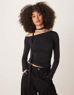 Gina Tricot - Asymmetrisches Oberteil aus Jersey in Schwarz mit Schnürung