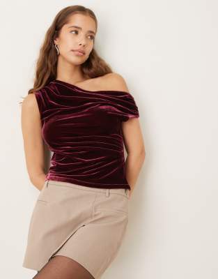 Gina Tricot - Asymmetrisches Oberteil aus Samt in Weinrot