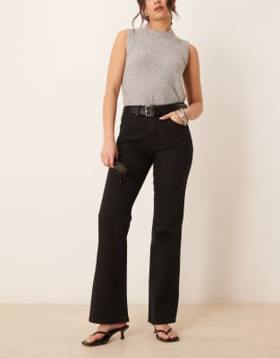 Gina Tricot - Ausgestellte Bootcut-Stretch-Jeans in reinem Schwarz mit mittelhohem Bund