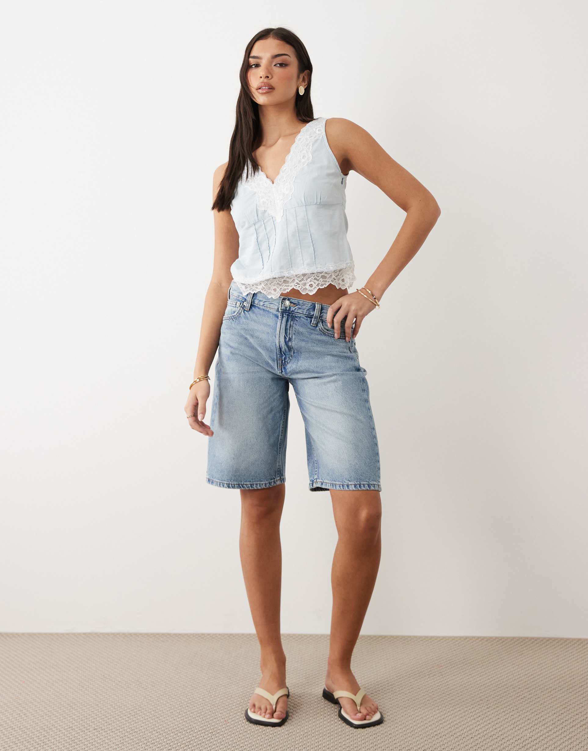 gina tricot barrel denim shorts in lightwash blue