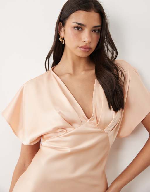 Gina Tricot batwing plunge satin maxi dress in peach, 3 of 4