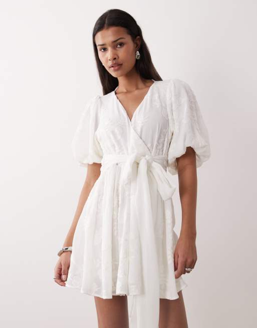 Gina Tricot – Besticktes Minikleid in Wollweiß mit Puffärmeln , 3 von 4