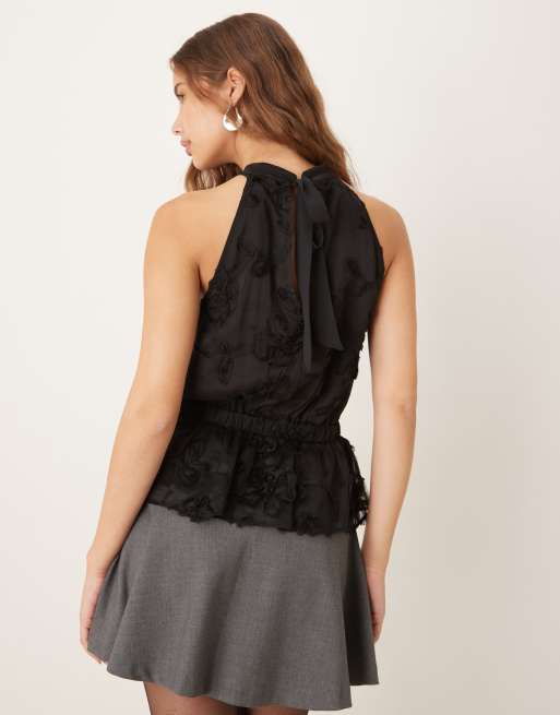 Gina Tricot – Besticktes Neckholder-Top in Schwarz mit Schößchen, 4 von 4