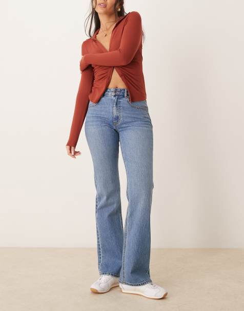 Gina Tricot – Blå jeans i bootcut-modell med medelhög midja, stretch och mellanljus tvätt - view 1