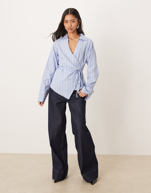 Gina Tricot – Blå, randig blus i ren bomull med omlottdesign, 4 av 4