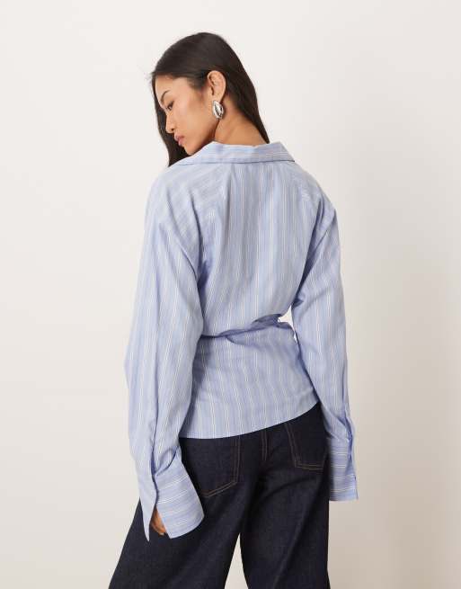 Gina Tricot - Blåstribet slå om-bluse i ren bomuld, 3 af 4