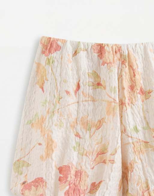 Gina Tricot – Bloomer-Shorts mit Blumenmuster in Pfirsich, 8 von 9
