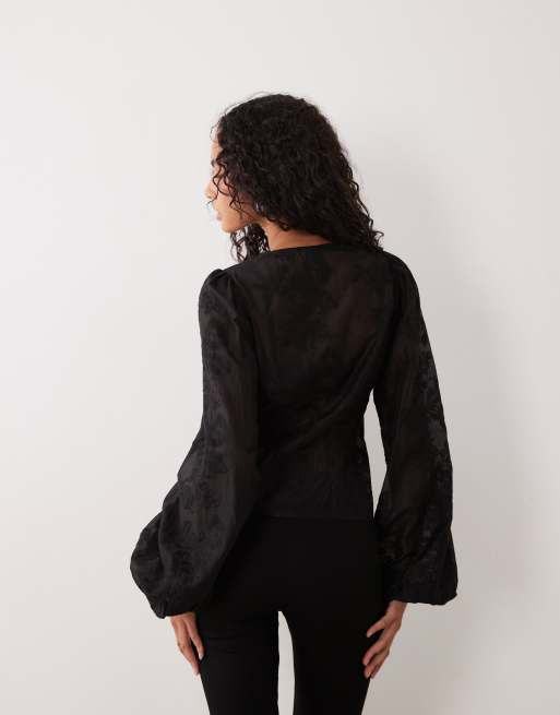 Gina Tricot blouse brodée à col V avec manches ballon en noir, 3 de 4