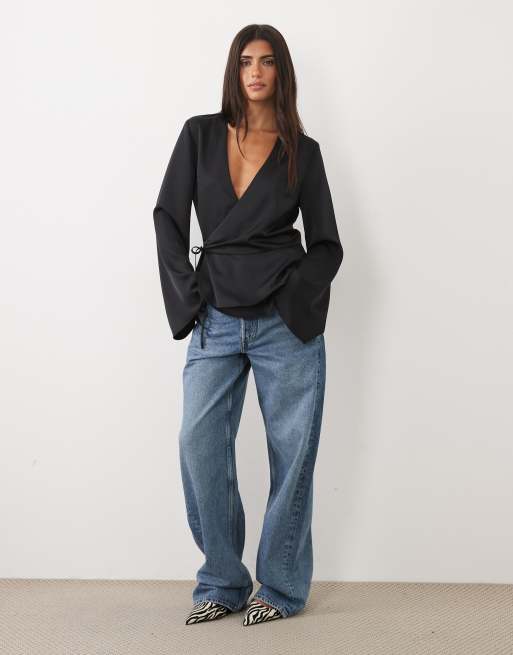 Gina Tricot - blusa cruzada satinada negra, 2 de 4