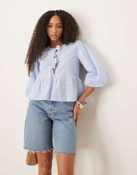 Gina Tricot – Bluse mit mittellangen Ärmeln, Bindeband vorne und Vichy-Karos in Hellblau und Weiß - view 1