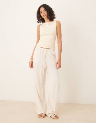 Gina Tricot Boatneck Slinky Top