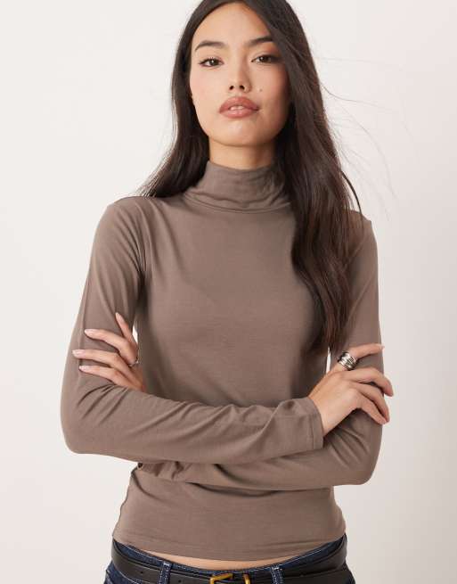 Gina Tricot – Brun, mjuk topp med långa ärmar och hög krage i jersey
