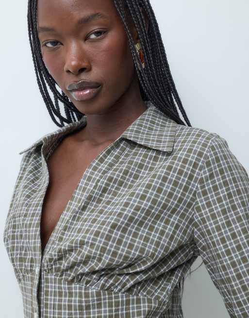 Gina Tricot camicia a quadri verde con vita stretta e scollo a V, 3 di 5