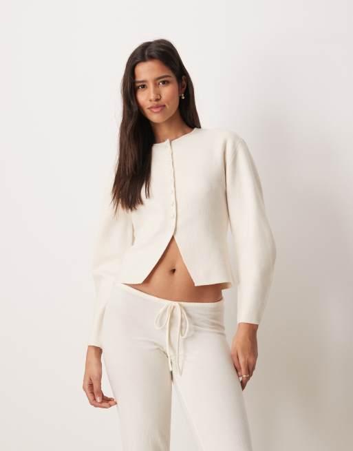 Gina Tricot - Cardigan a maniche lunghe a portafoglio in maglia color crema con scollo a V