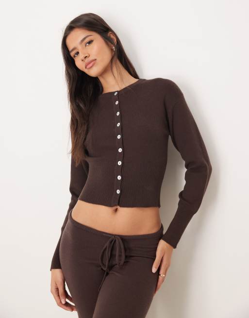 Gina Tricot - Cardigan a maniche lunghe aderente in maglia sottile marrone scuro in coordinato