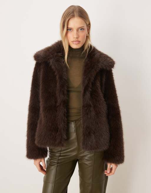 Gina Tricot – Ciemnobrązowa kurtka ze sztucznego futra