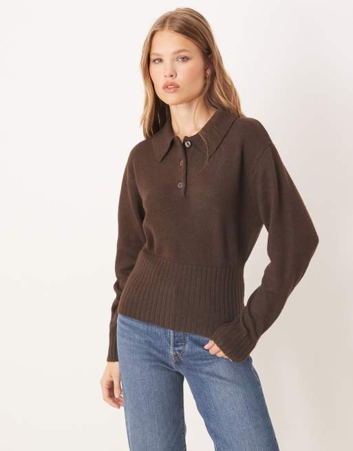 Gina Tricot – Ciemnobrązowy dzianinowy sweter z kołnierzem i długimi rękawami