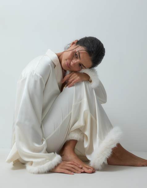 Gina Tricot Co-ord-Pyjamahose mit Kunstfellbesatz in Wollweiß - view 1