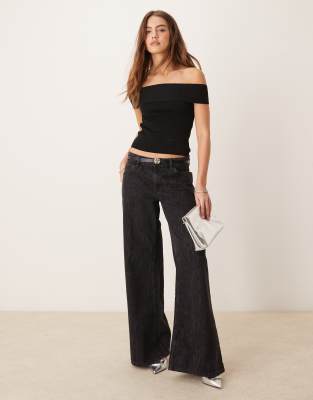 GINA TRICOT COMPACT KNIT TOP WITH OFF-SHOULDER DETAIL 
