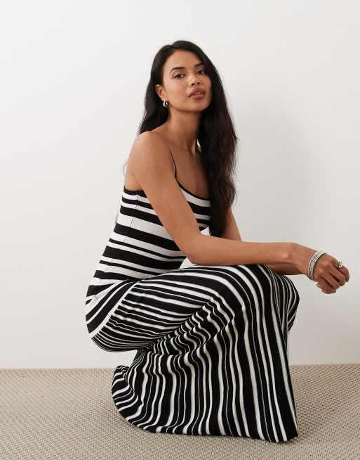 pleat knit dress Kimi Pleat Hem Knit Dress main image 1