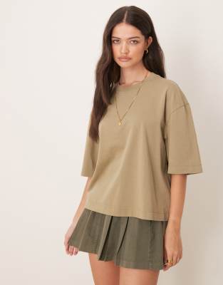 Gina Tricot Crew Neck Oversized Relax Fit Boxy T-shirt In Green