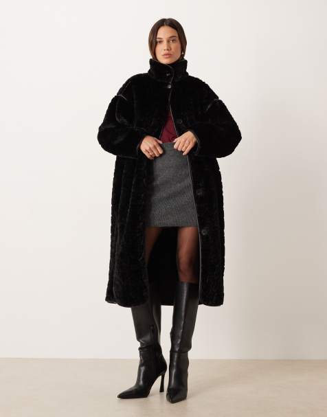 Gina Tricot – Czarny płaszcz midi z łączonych elementów ze sztucznego futra - view 1