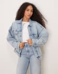 [GINA TRICOT] Gina Tricot denim oversized boyfriend jacket in light wash blue XL Lightwash blue