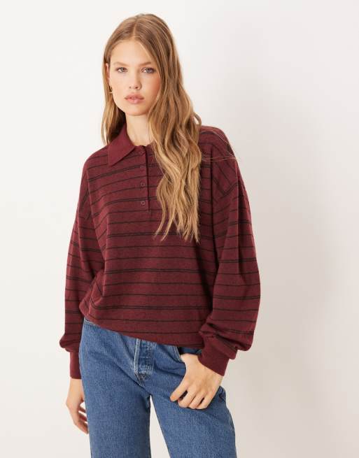 Gina Tricot – Dzianinowy sweter z długimi rękawami, kołnierzykiem polo i wzorem w bordowo-czerwone paski