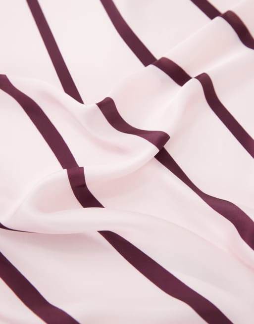 Gina Tricot écharpe en satin à rayures rose et bordeaux, 2 de 3