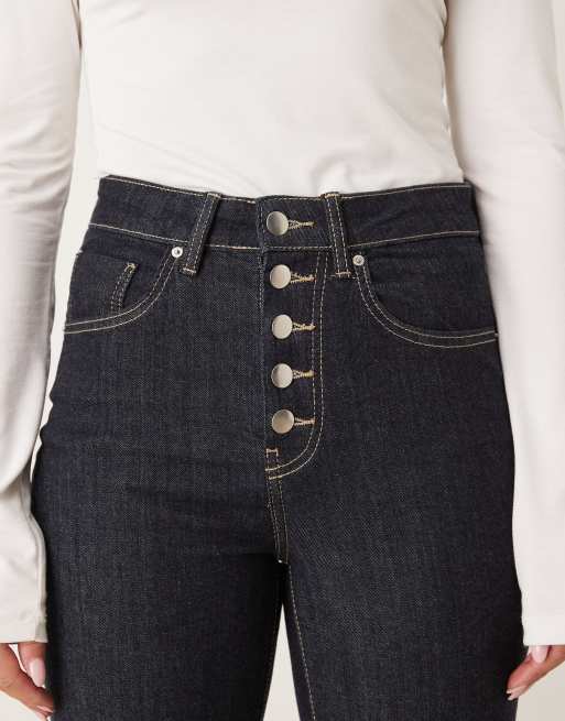 Gina Tricot – Elegante Schlagjeans in dunkler indigoblauer Waschung, 4 von 5