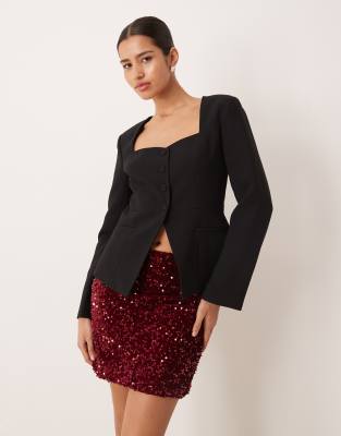 Gina Tricot - Eleganter Blazer in Schwarz mit herzförmigem Schnitt