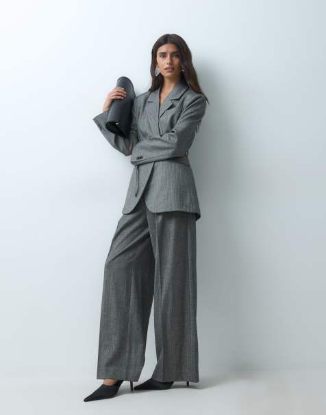 Gina Tricot ensemble pantalon ajusté avec détail plissé en chevrons gris - view 1