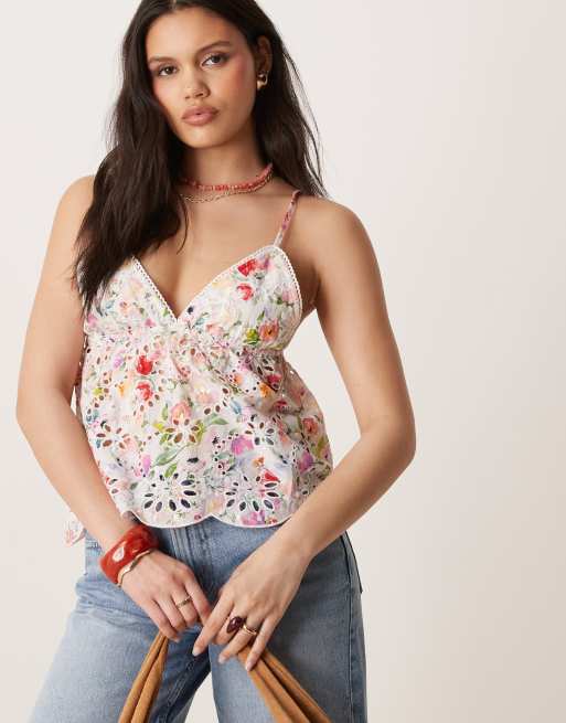 Gina Tricot – Färgglad, blommig topp med axelband i broderie anglaise