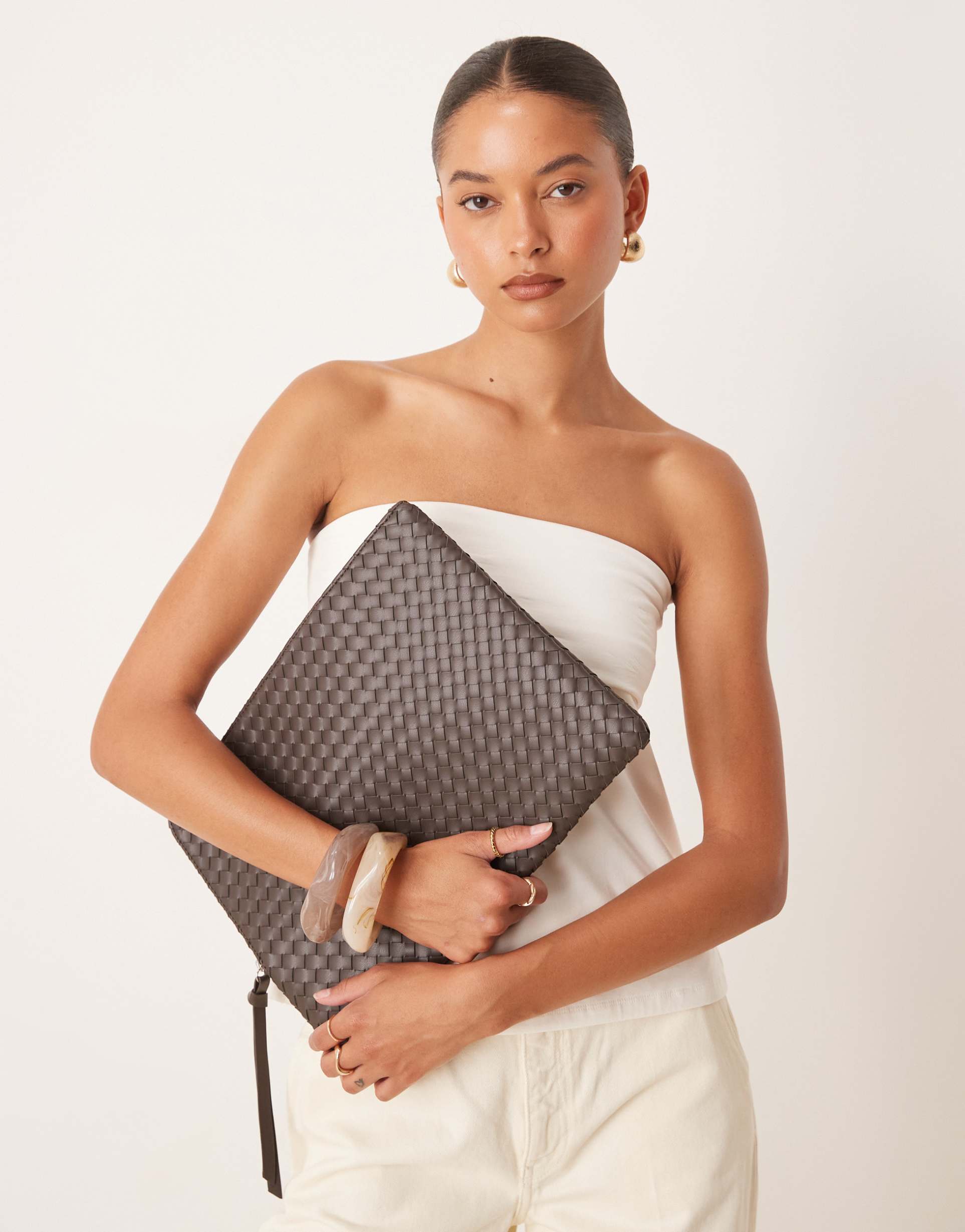 gina tricot faux leather braided woven laptop case in brown