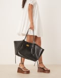 [GINA TRICOT] Gina Tricot faux leather medium tote bag with strap and clutch detail in black croc No Size black